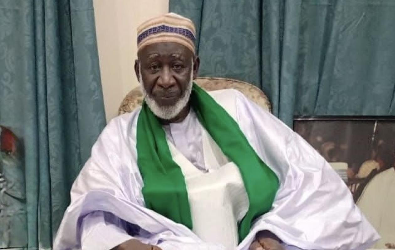 Mosquée omarienne : le problème des bourses des étudiants s’invite dans le sermon de la korité