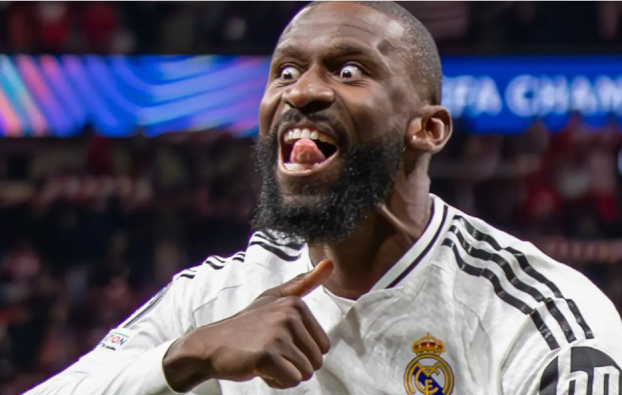 Critiqué pour son agressivité, Rüdiger assume son style : « Tu dois faire comprendre à l'attaquant qu'il va passer une sale journée »