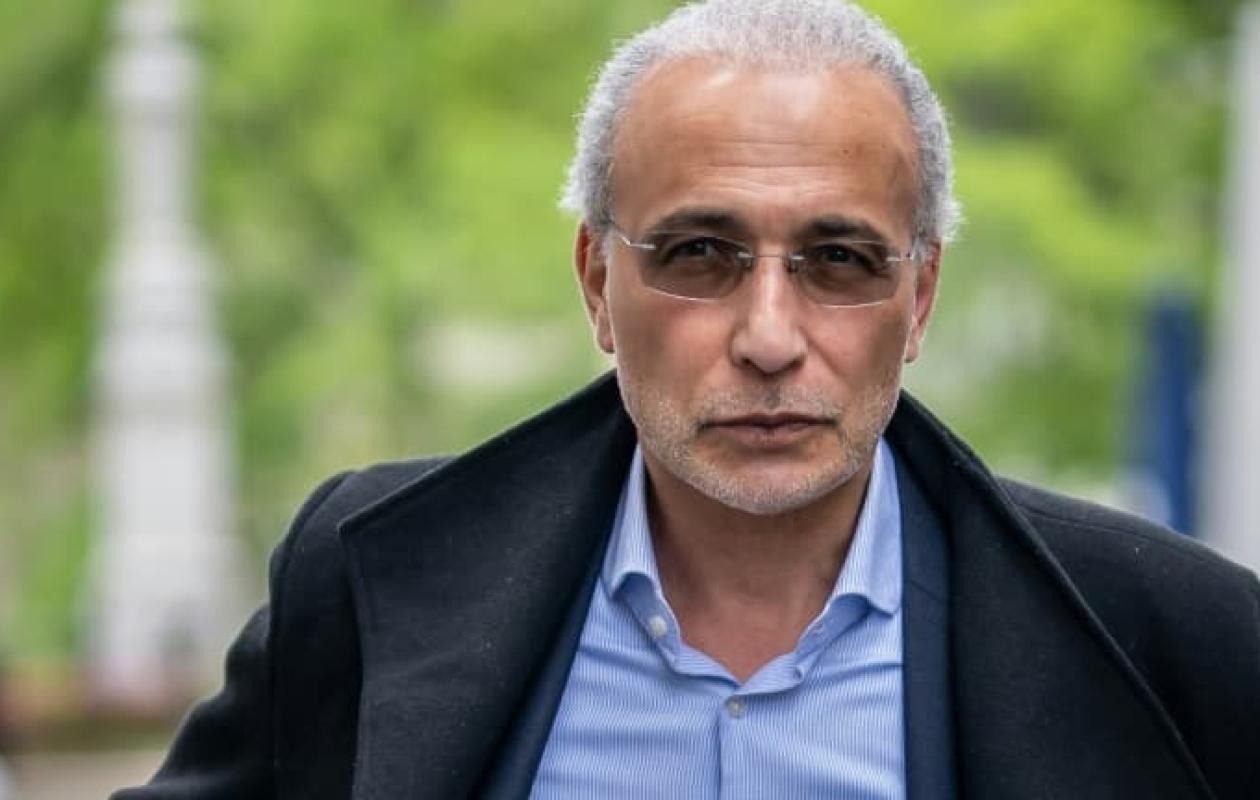 Procès de Tariq Ramadan : l’islamologue condamné par défaut à 18 ans de prison pour viols