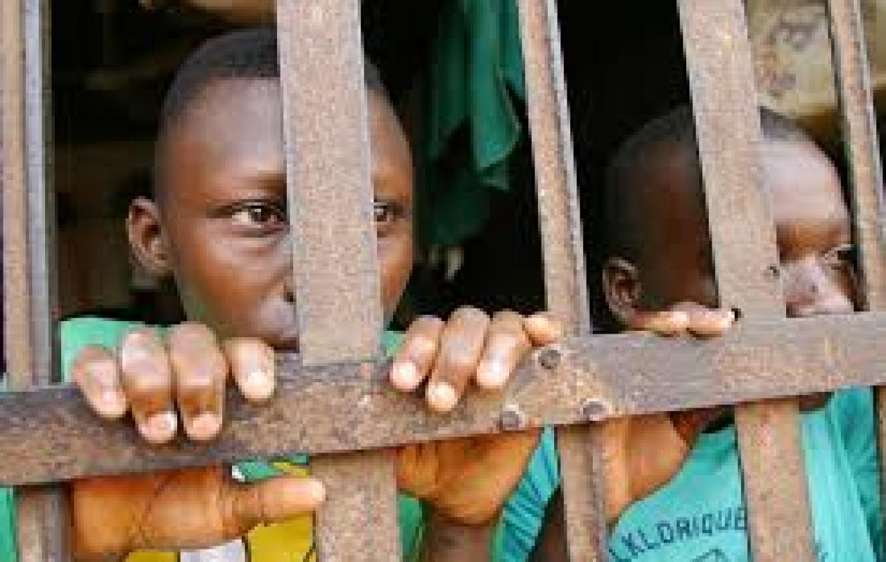 76 % des enfants poursuivis finissent en prison au Sénégal ! (DGPJS)
