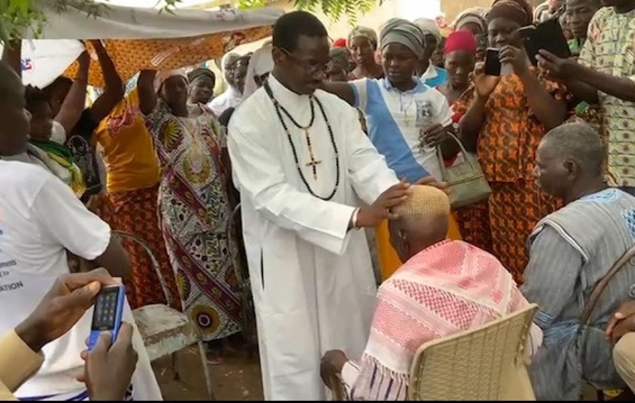 Burkina Faso : Un imam et son fils prêtre se réconcilient après 30 ans de brouille