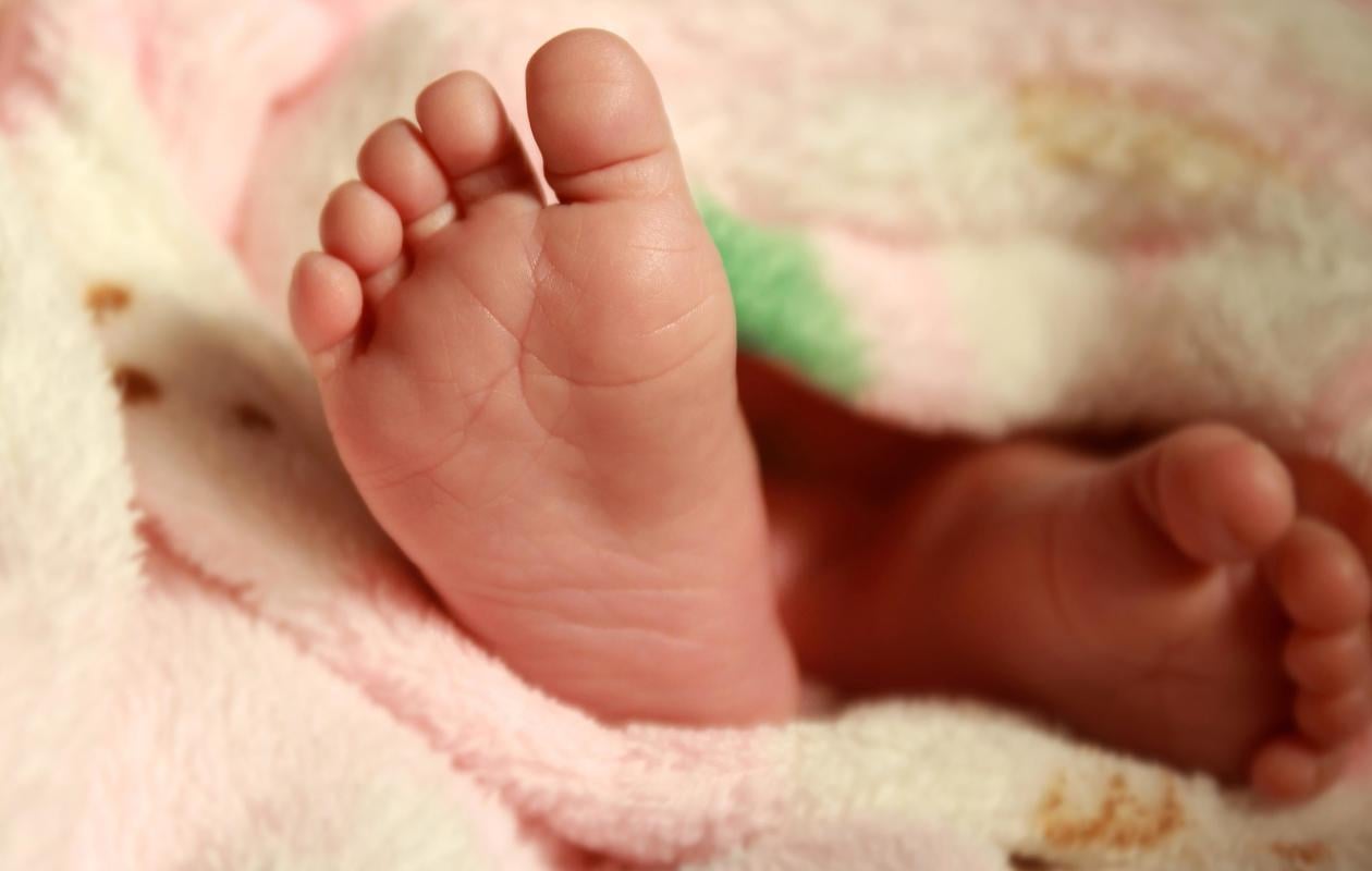 Infanticide à Sandiara : Elle accouche dans un seau d’eau et abandonne le nouveau-né dans un dépotoir