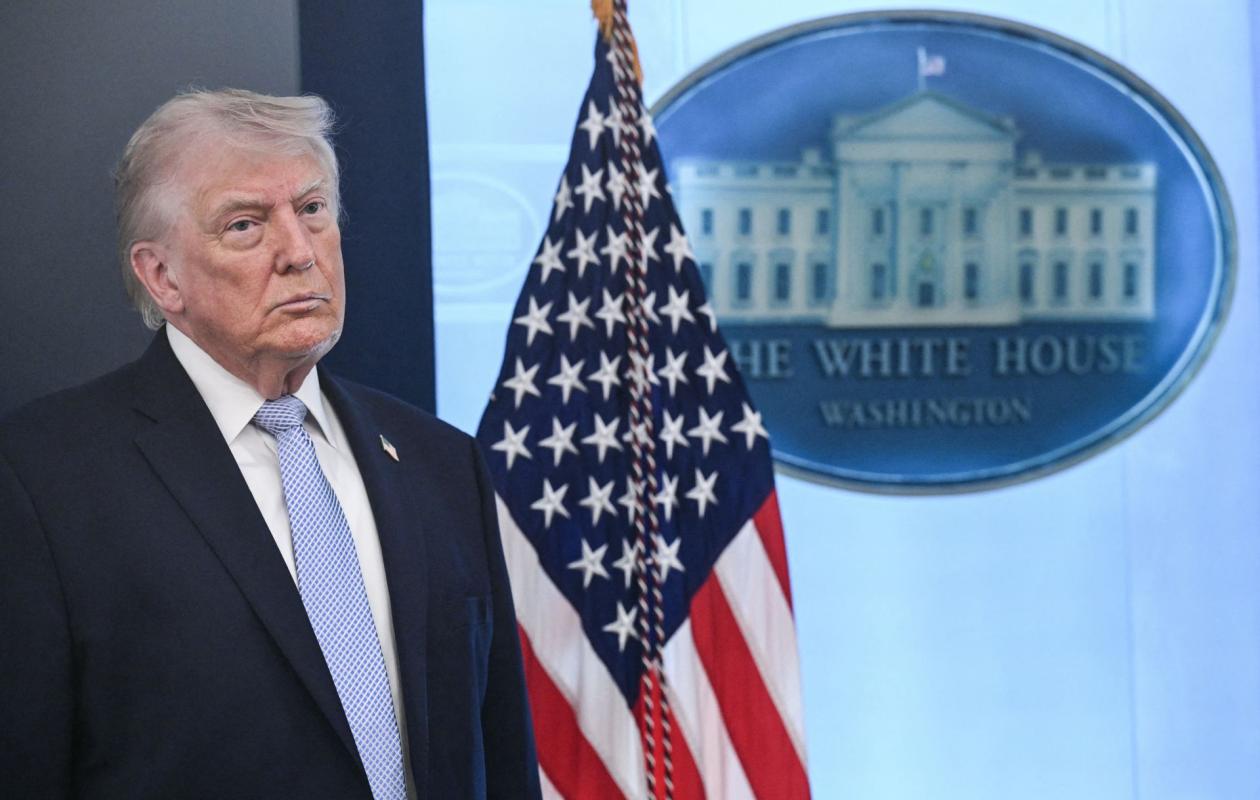 Trump dit que l'Iran "tout entier" pourrait être "détruit" mardi soir