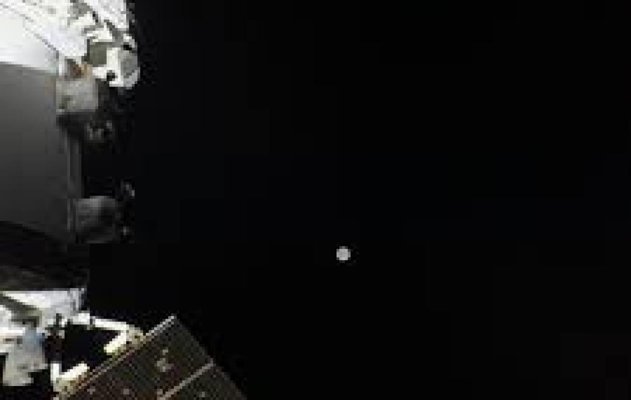 Les astronautes d'Artemis II sont passés derrière la Lune, le contact rétabli après environ 40 minutes d'interruption