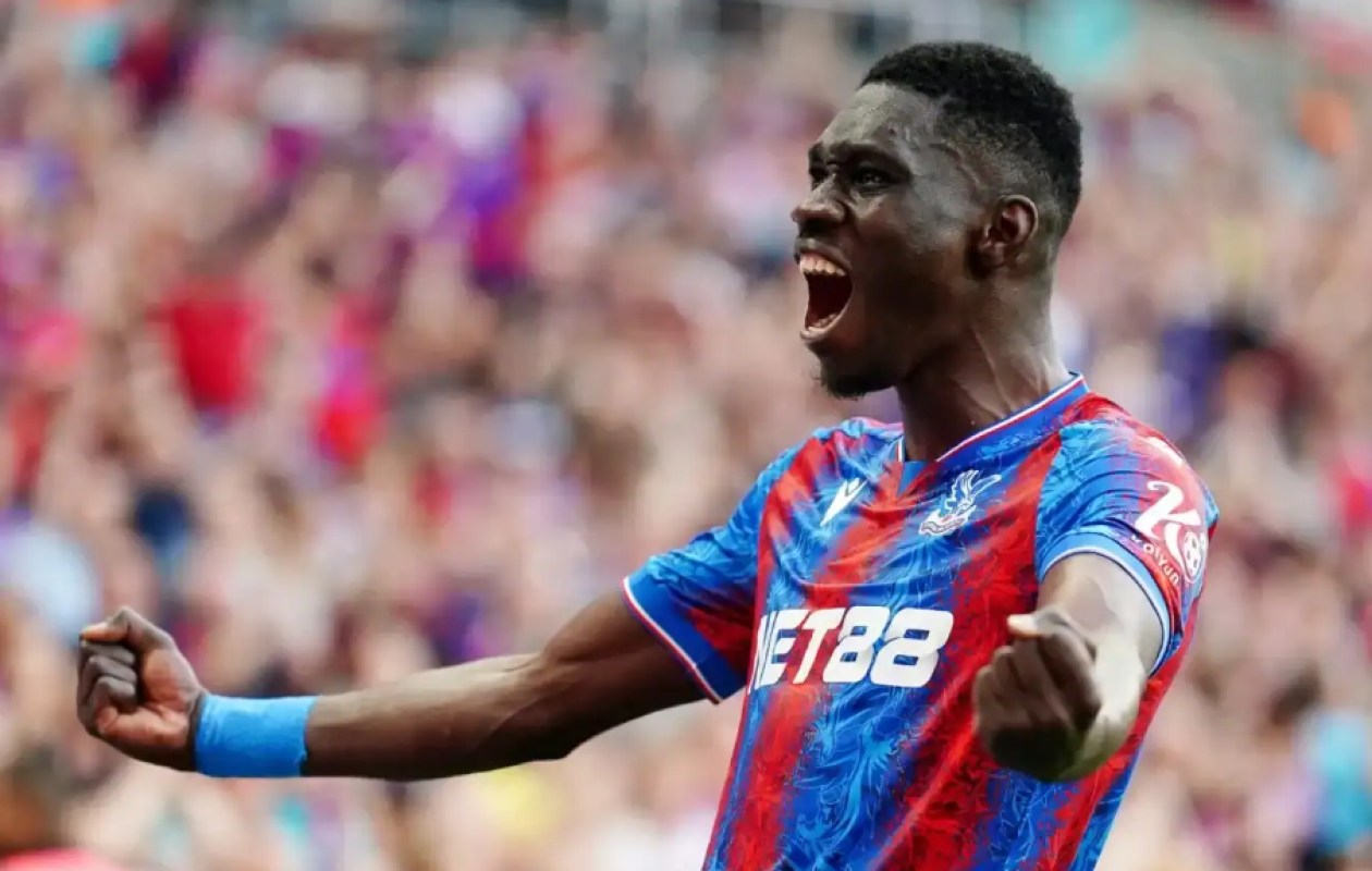Double distinction en Premier League : Ismaïla Sarr, roi de mars à Crystal Palace