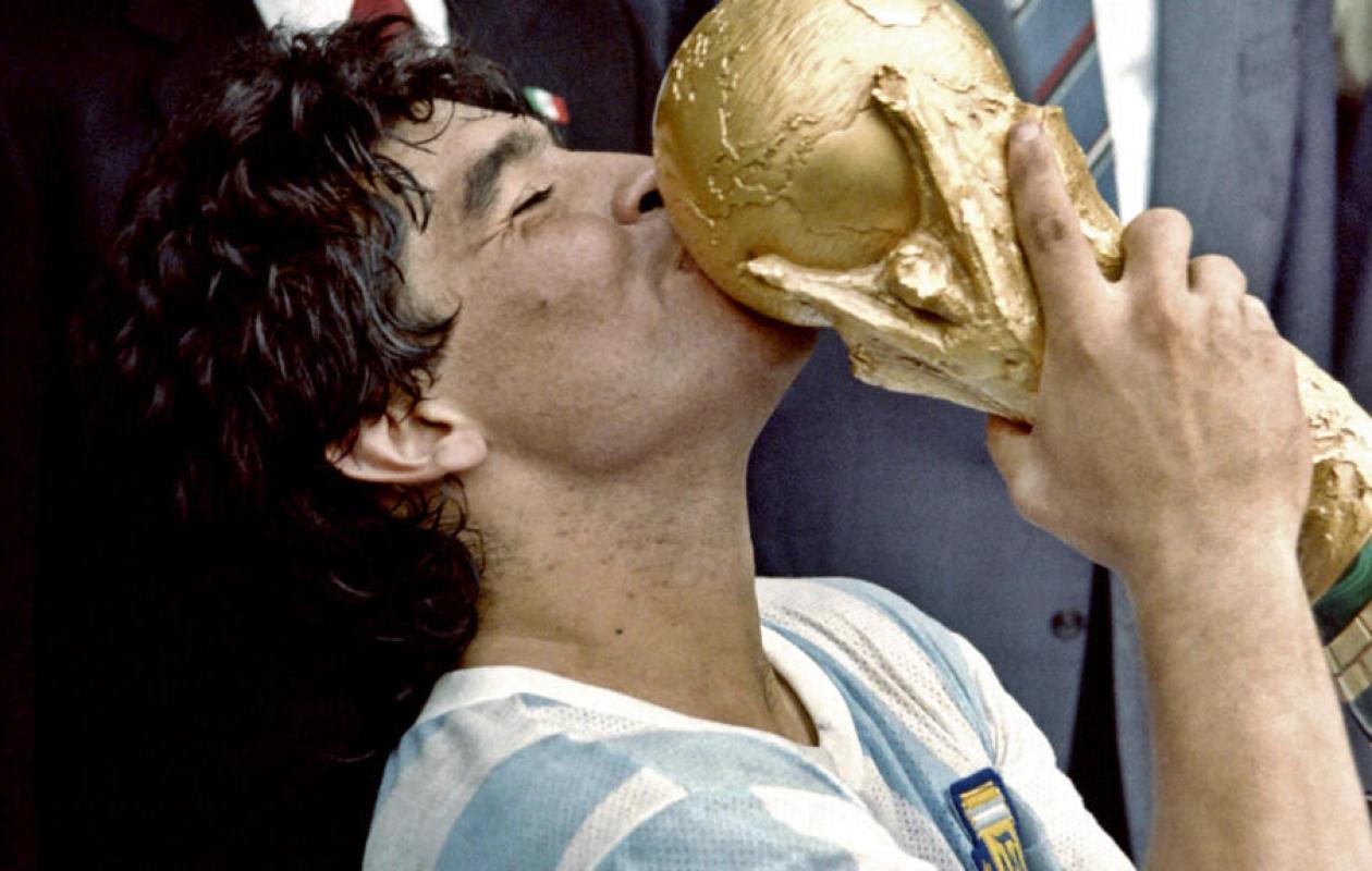 Abandon, omissions, discernement... la mort de Maradona revient devant la justice argentine