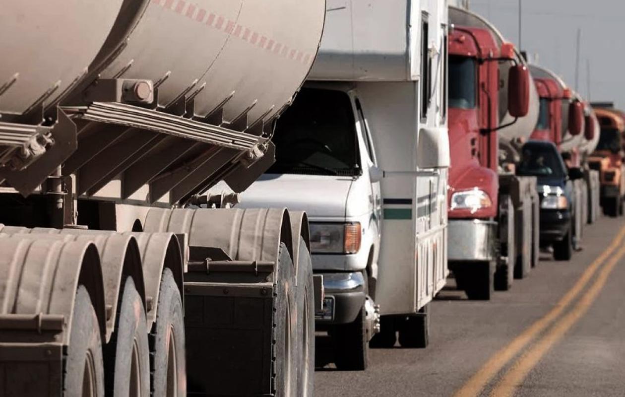 Mali : Plus de 650 camions-citernes remplis de carburant réceptionnés à Bamako mardi