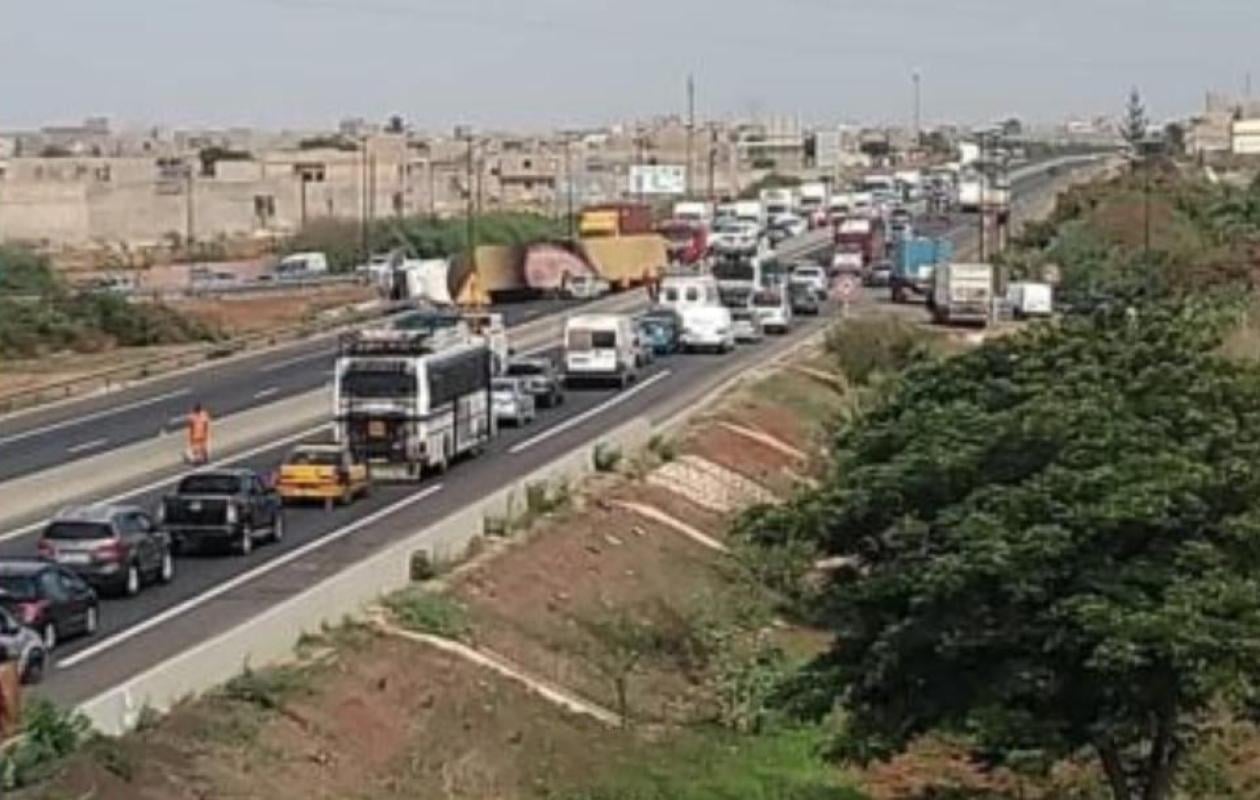 Trafic : Plusieurs accidents ralentissent la circulation vers Dakar au niveau de Sébikotane