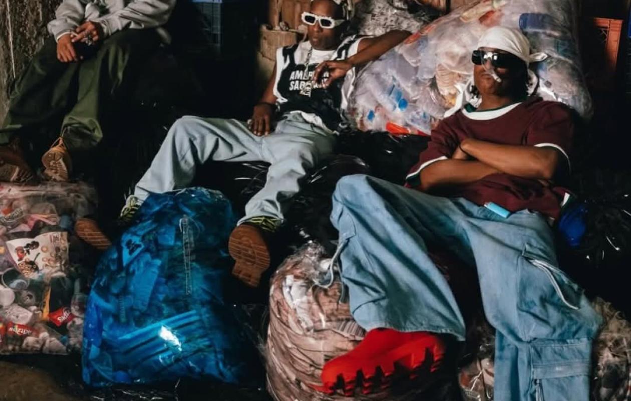 États-Unis : Le rappeur A$AP Rocky lance un canapé inspiré d'un sac poubelle