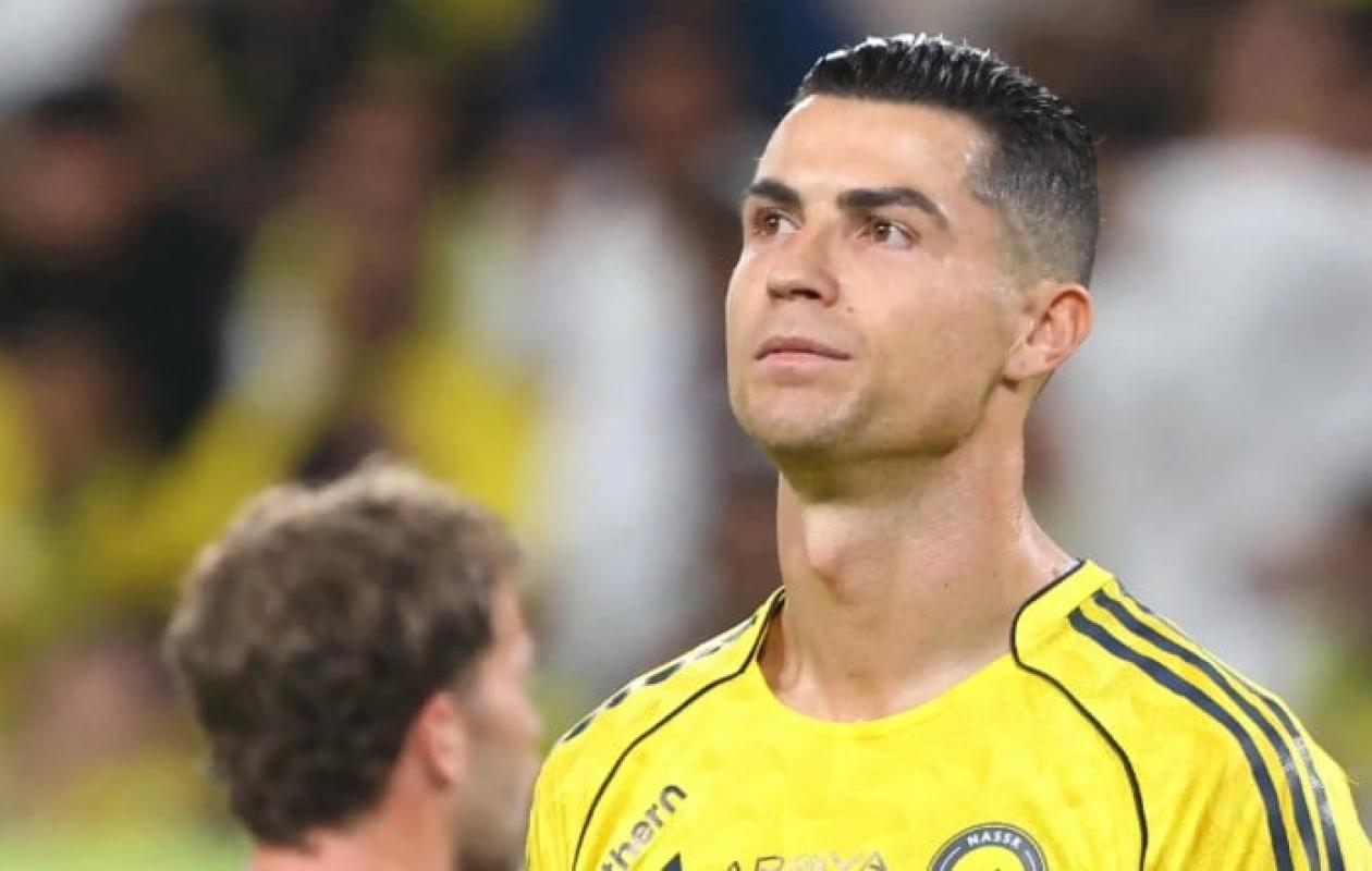 « C. Ronaldo a cessé de me suivre sur Instagram parce que j'ai dit que Messi était meilleur », révèle cette légende du foot anglais