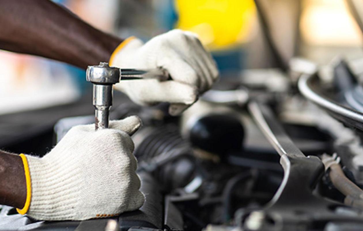 Conduite sans permis et blessures involontaires : un mécanicien risque un mois de prison