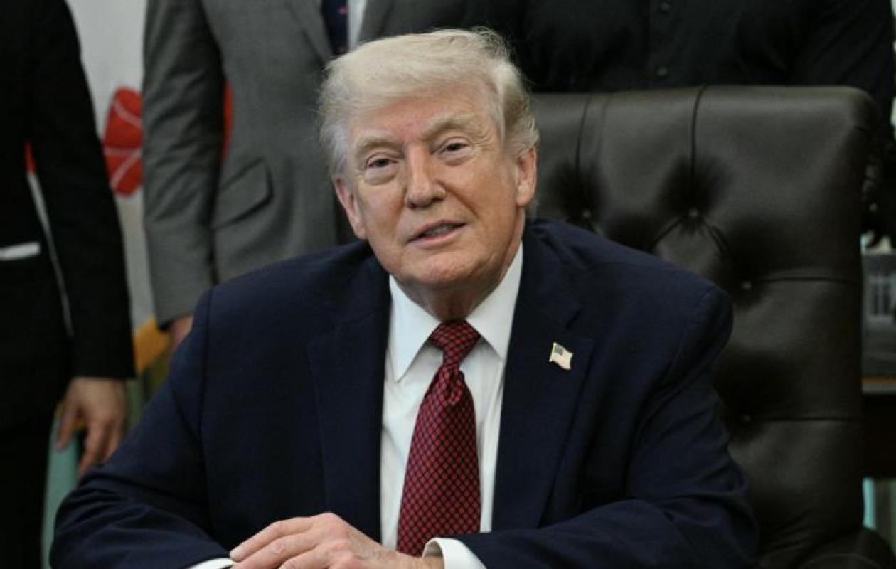 La marine américaine a tiré sur un cargo iranien dans le golfe d'Oman et en a pris le contrôle, annonce Trump