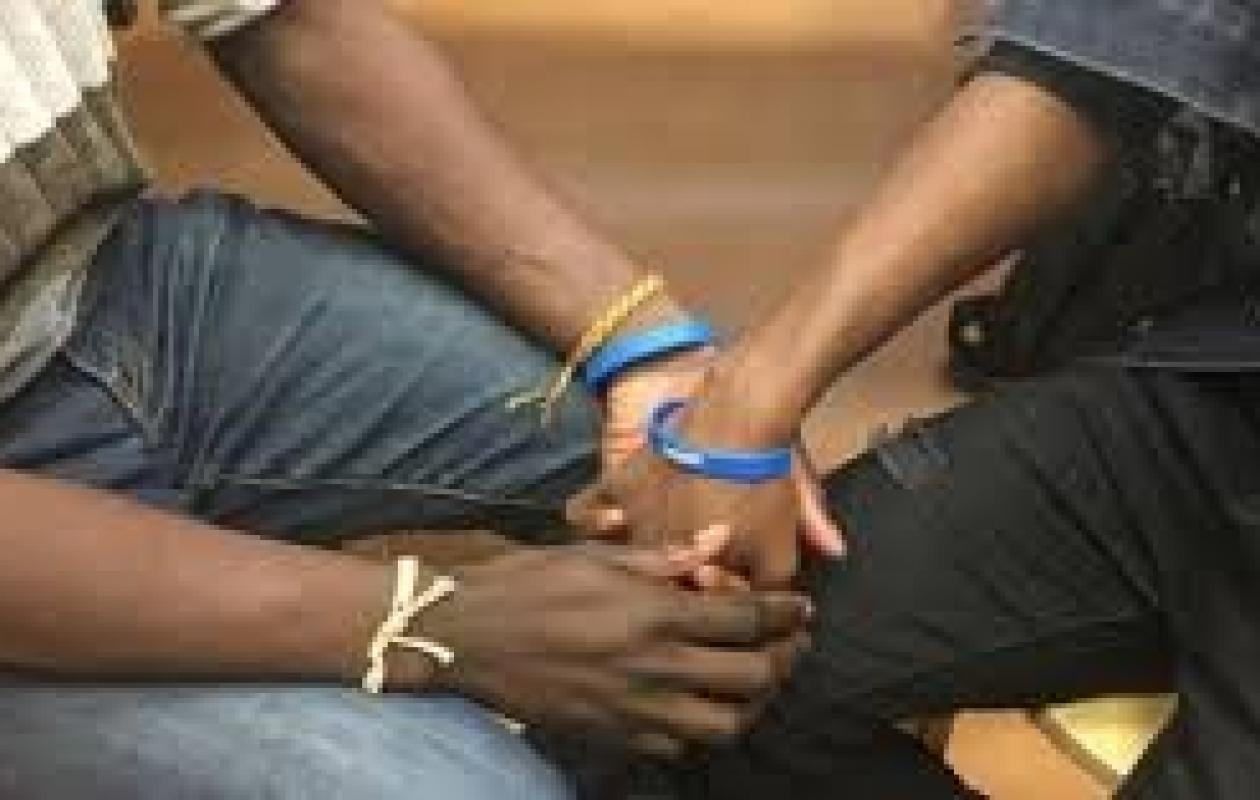 Homosexualité présumée à Linguère : le vigile et le cadre du BTP poursuivis pour transmission volontaire du VIH