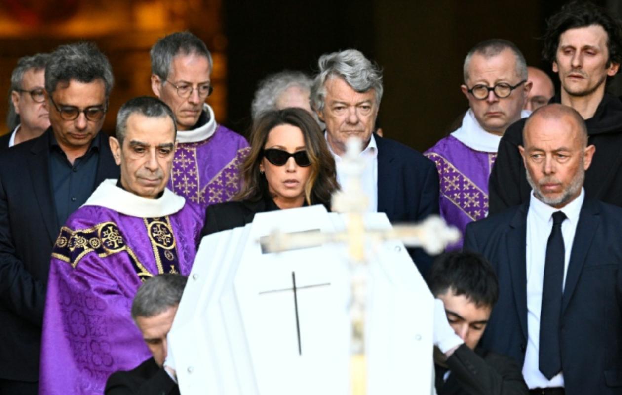 A Paris, un adieu ému à l'actrice Nathalie Baye