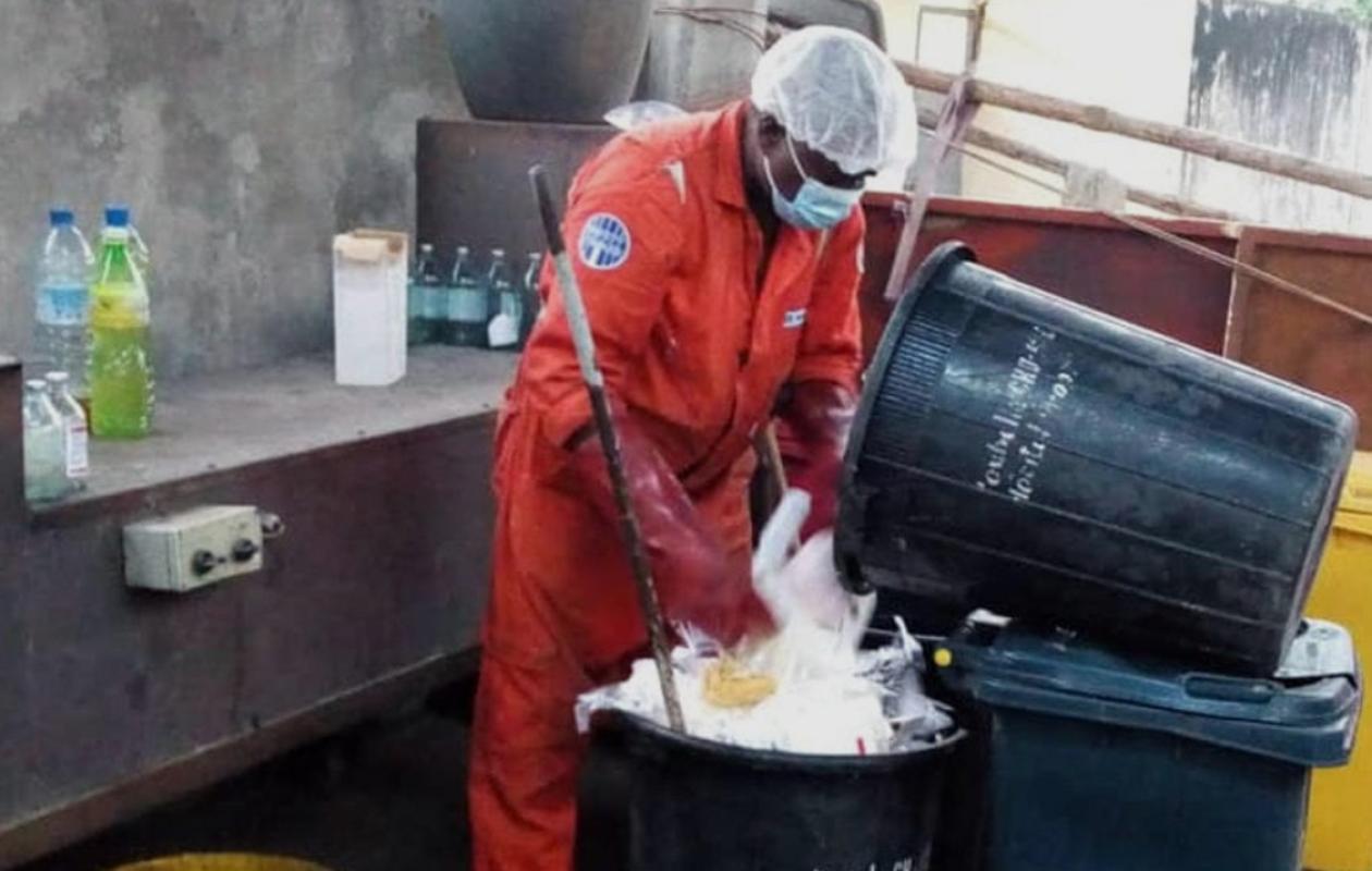 Déchets biomédicaux au Sénégal : Des risques sanitaires alarmants liés à une gestion défaillante