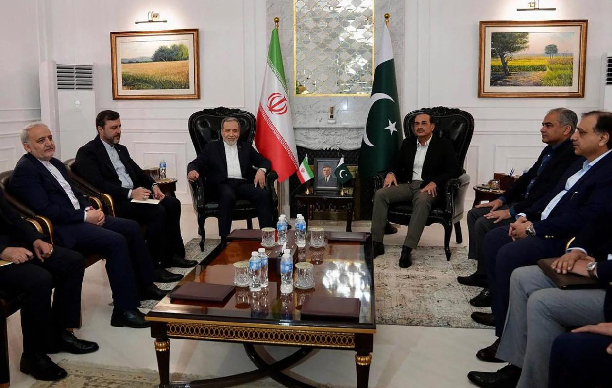 Les émissaires américains attendus au Pakistan, sans garantie de rencontre avec le négociateur iranien