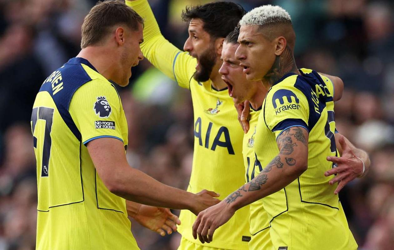 Foot: Tottenham quitte la zone rouge en battant Aston Villa 2-1