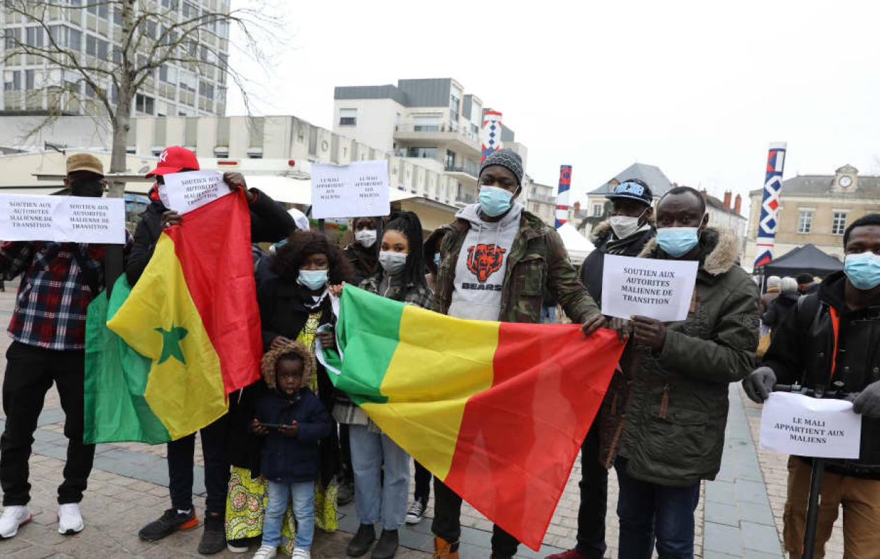 En banlieue parisienne, des Maliens manifestent en soutien aux militaires de leur pays
