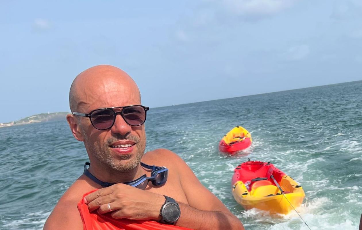 Dakar – Gorée: Ichem Zaher vise un record du monde avec trois jours de nage non-stop