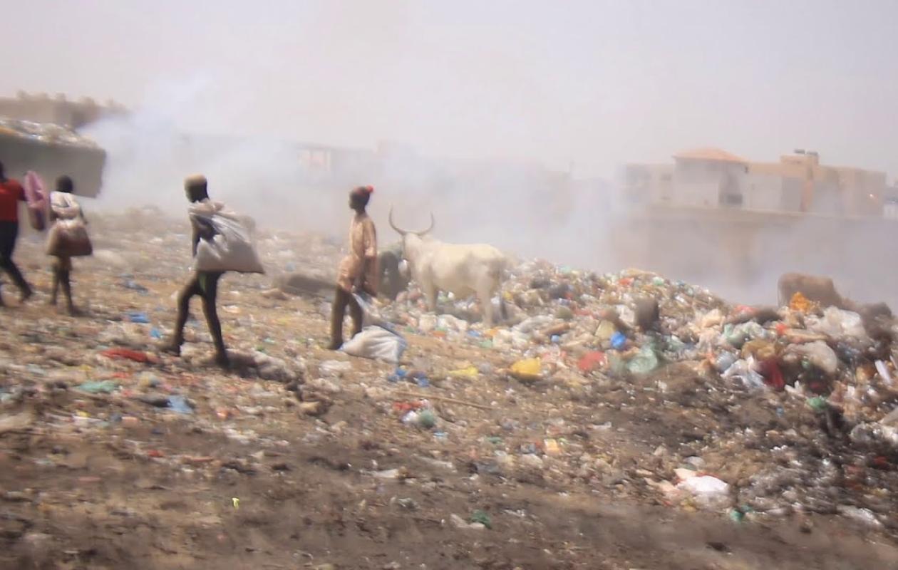 Thiès : La décharge de Keur Massamba Guèye s'embrase, les populations riveraines suffoquent