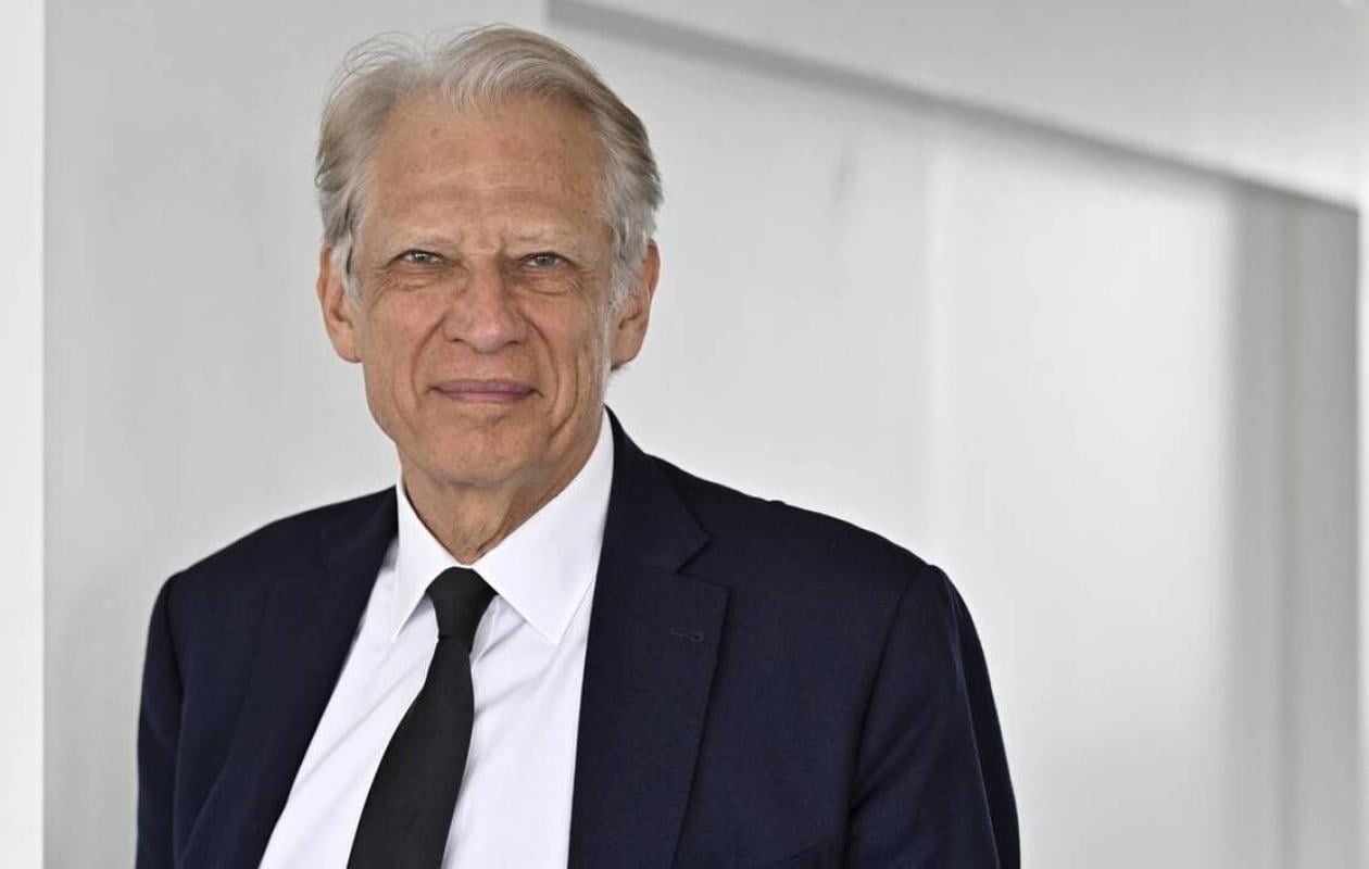 Dominique de Villepin a reçu en cadeau deux statuettes lorsqu'il était au Quai d'Orsay, selon l'émission "Complément d'Enquête"
