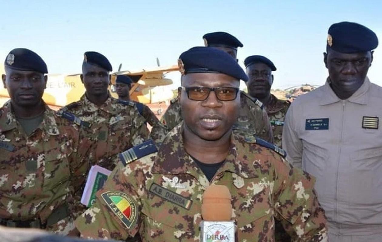 Obsèques du ministre Sadio Camara au Mali : L’émouvant discours du chef d’état-major de l’armée de l’Air Alou Boi Diarra
