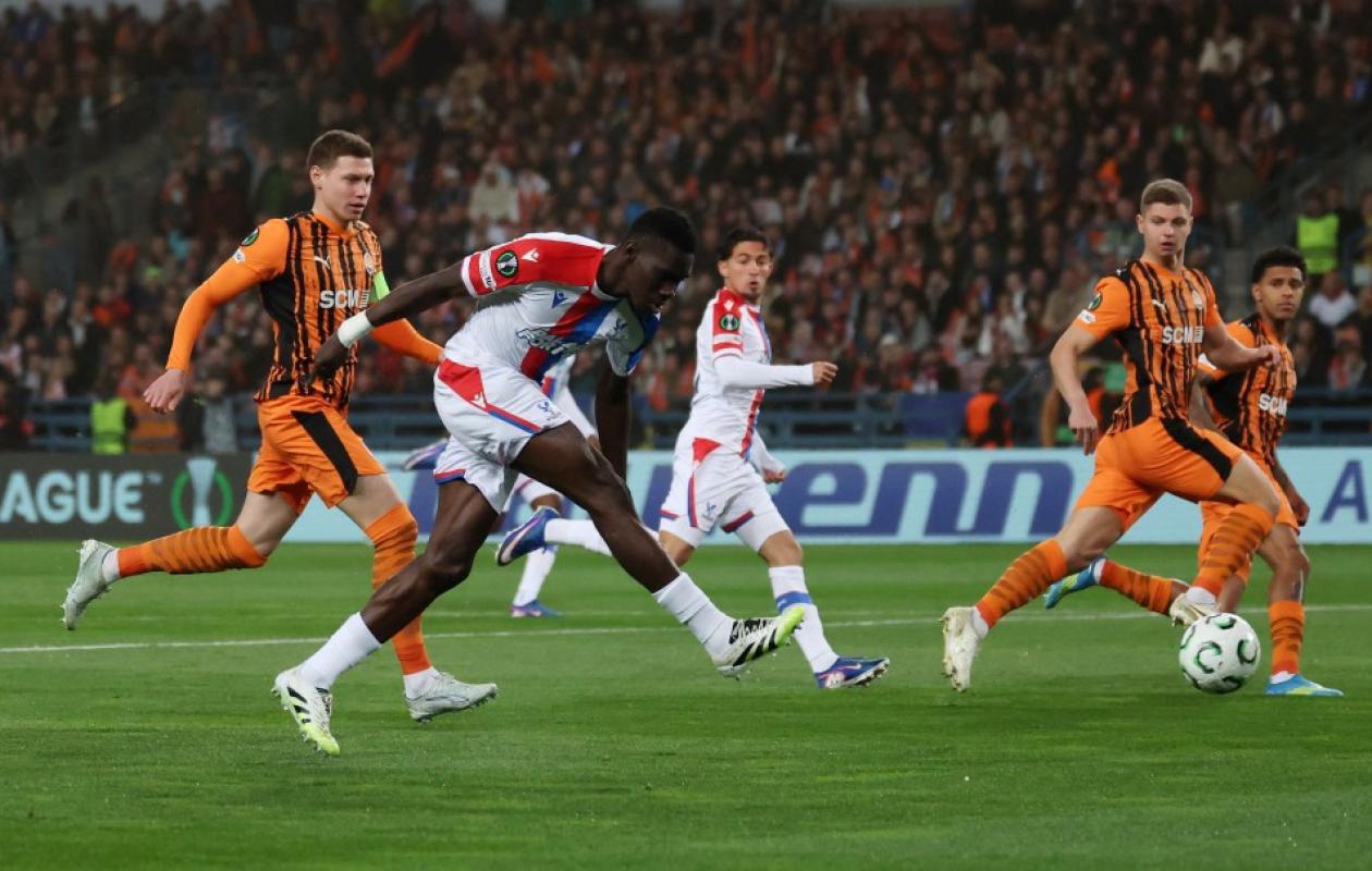 Demi-finales de la Ligue Europa Conference : Ismaïla Sarr  buteur, Crystal Palace prend une grosse option