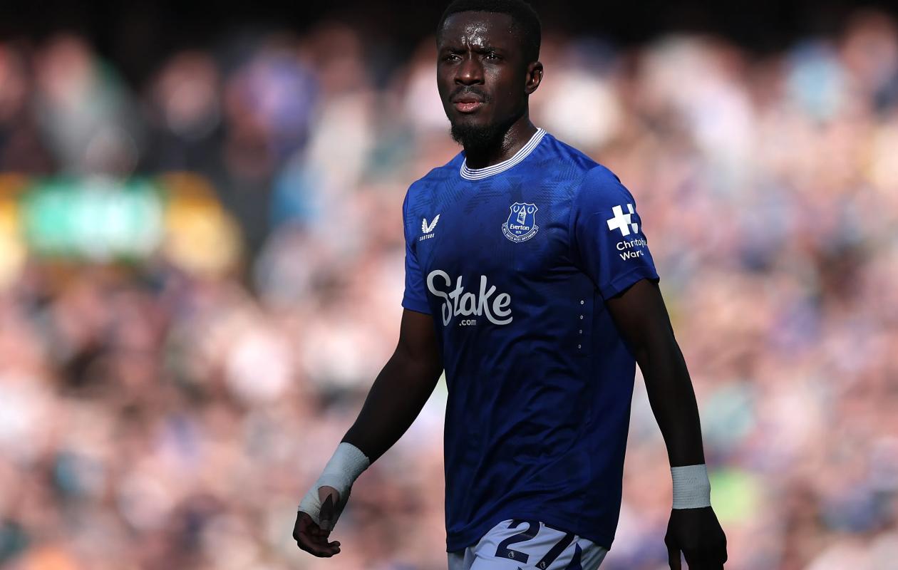 Premier League : Coup d’arrêt pour Idrissa Gana Guèye, forfait face à Manchester City
