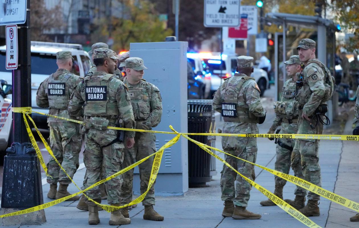 Des agents fédéraux tirent sur un homme armé à proximité de la Maison Blanche