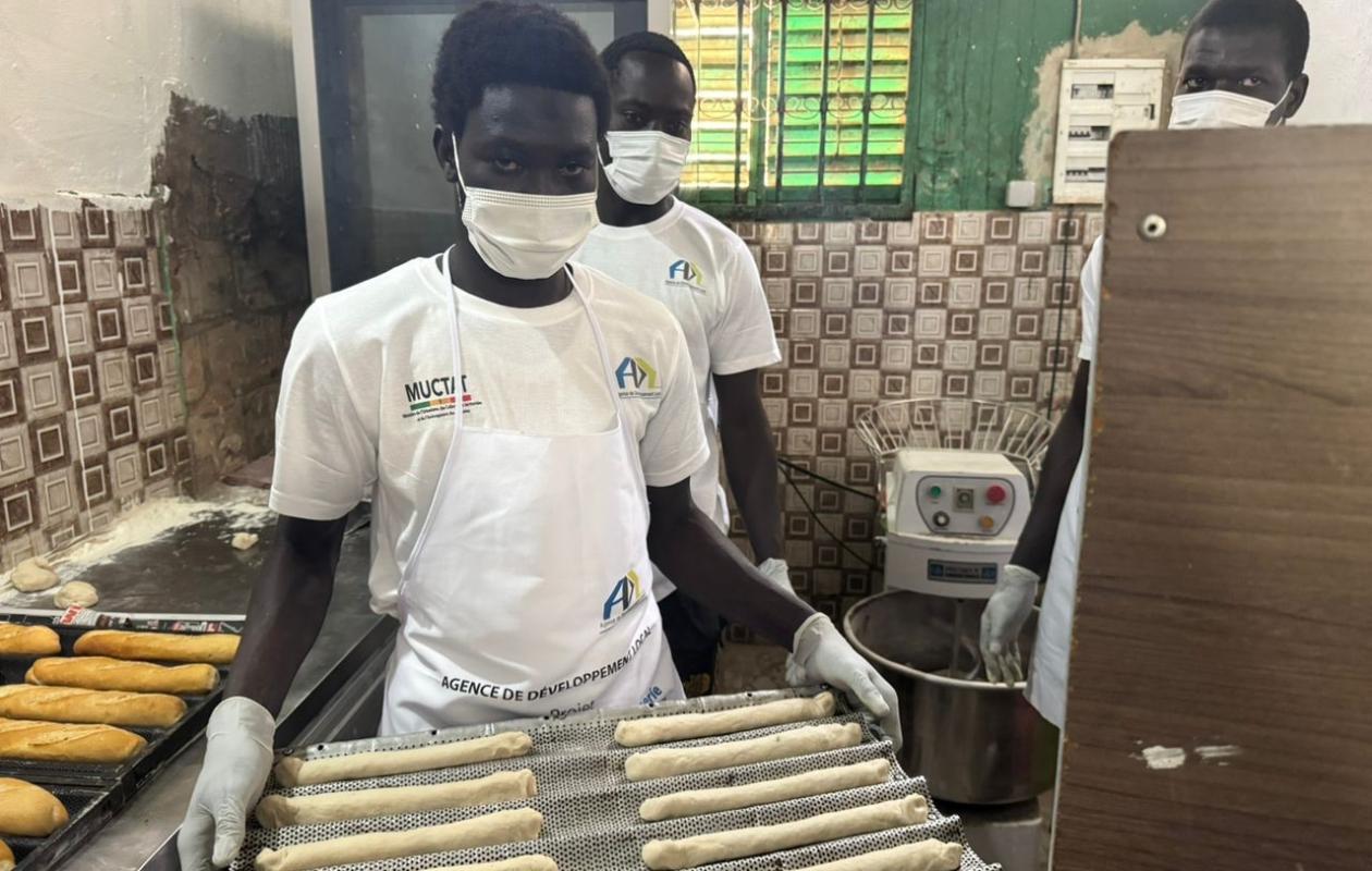 “Mburu Daaray Yi” : Des boulangeries mobiles lancées à Keur Massar et Diourbel pour renforcer la sécurité alimentaire et l’emploi local