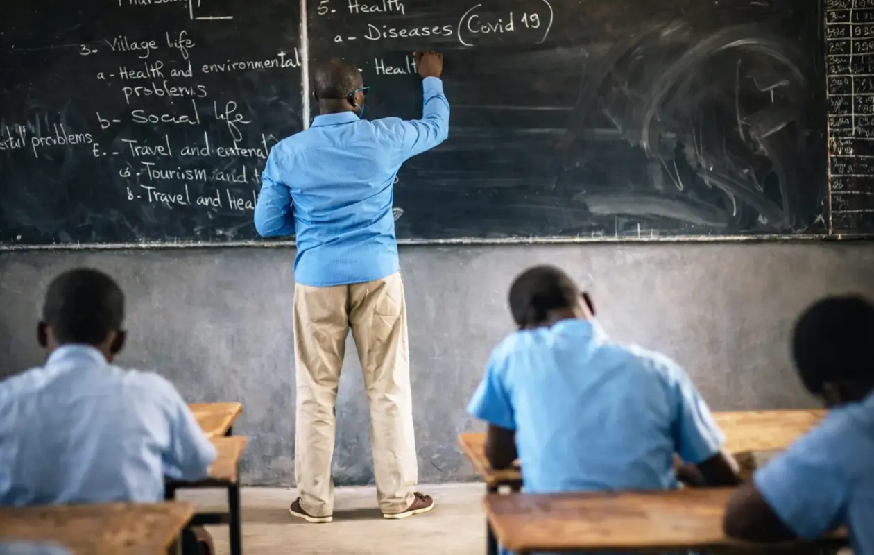 Stabilité du système scolaire, crise des valeurs : une association d'enseignants interpelle l'État et les syndicats