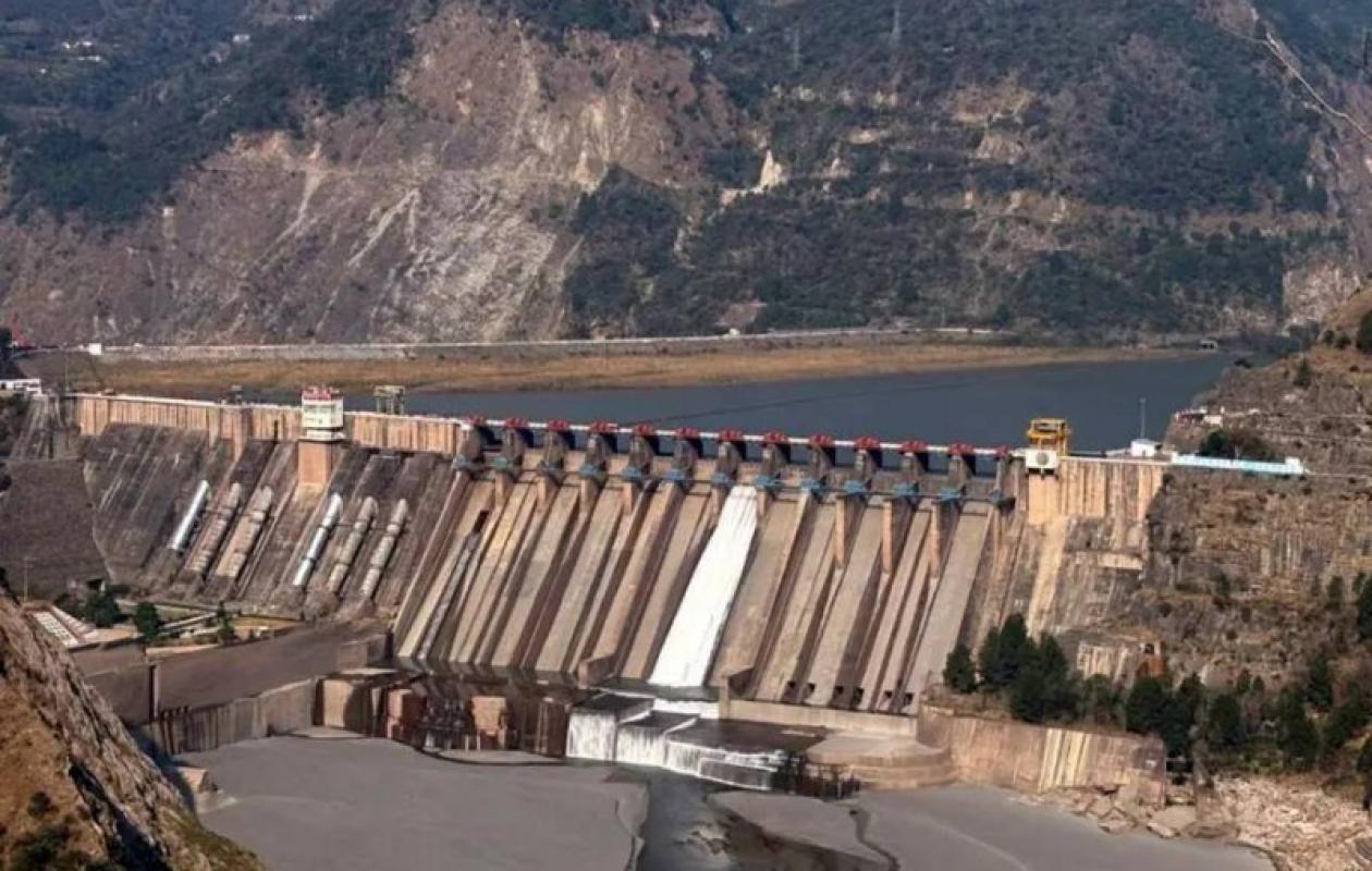 LE TRAITÉ SUR LES EAUX DE L'INDUS : Obligations asymétriques, concessions inégales et l'utilisation de ce traité comme arme par le Pakistan (par le Dr. Pradeep Kumar SAXENA)