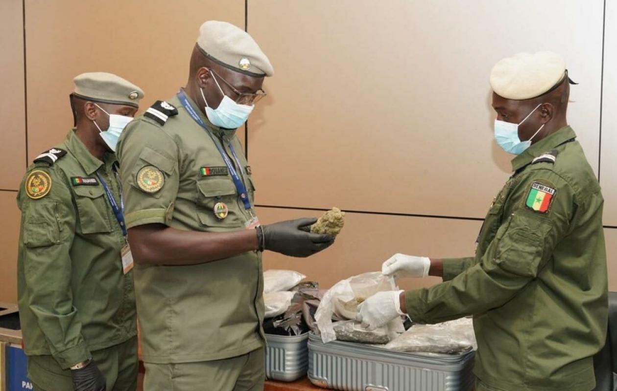 Saisie de haschich à Karang : Les douanes interceptent 3,5 kg de drogue