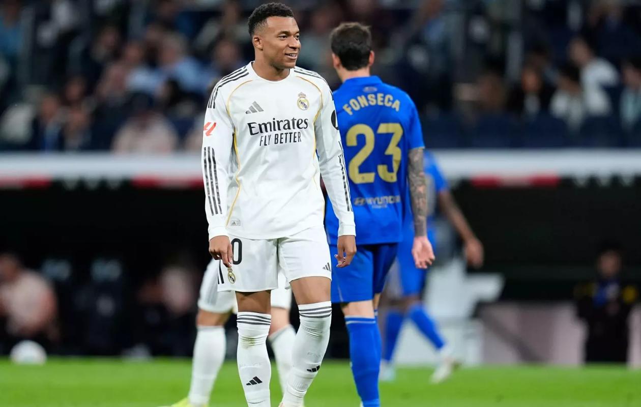 Real Madrid : Kylian Mbappé hué par le public du Bernabéu
