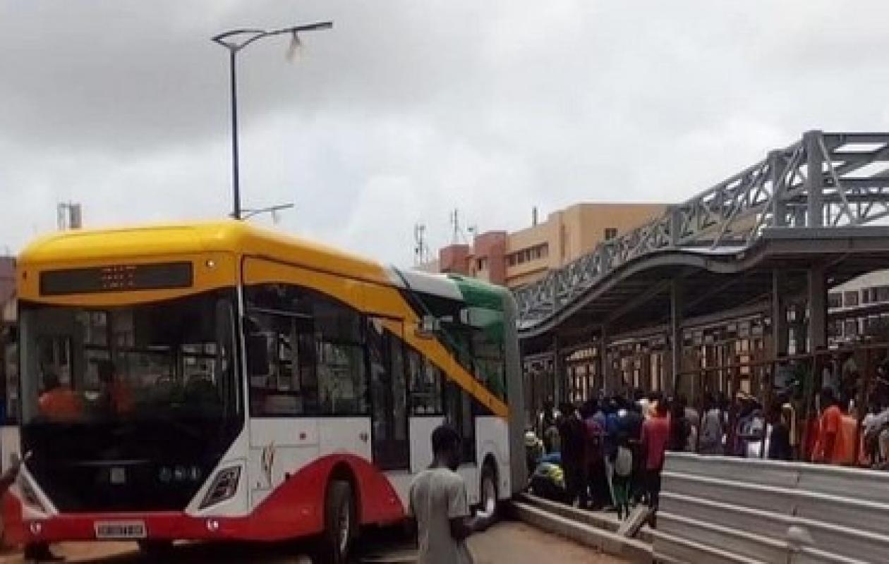 Transport urbain : Les chauffeurs du BRT manifestent à Guédiawaye pour de meilleures conditions de travail