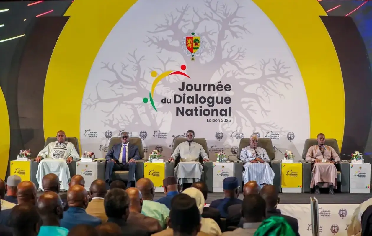Quand le dialogue national change de salle mais pas de soupçons