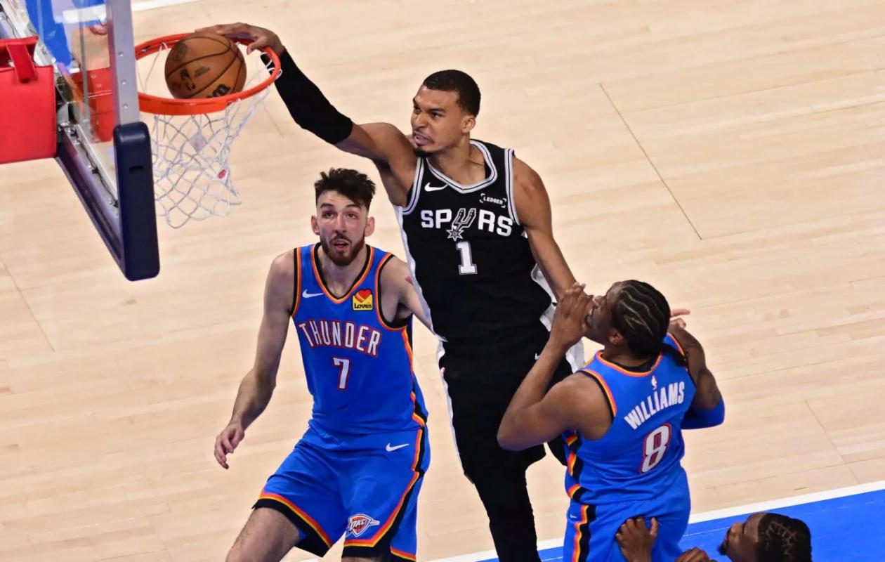 Play-offs NBA: Wembanyama monumental et vainqueur face au Thunder lors d'un premier match de titans