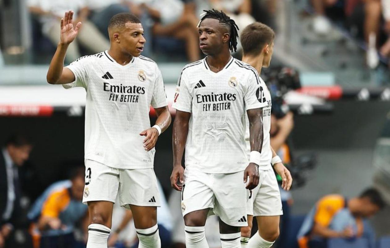 Real Madrid: le clan Mbappé soupçonne Vinicius de vouloir "le faire passer pour le méchant", selon la presse espagnole