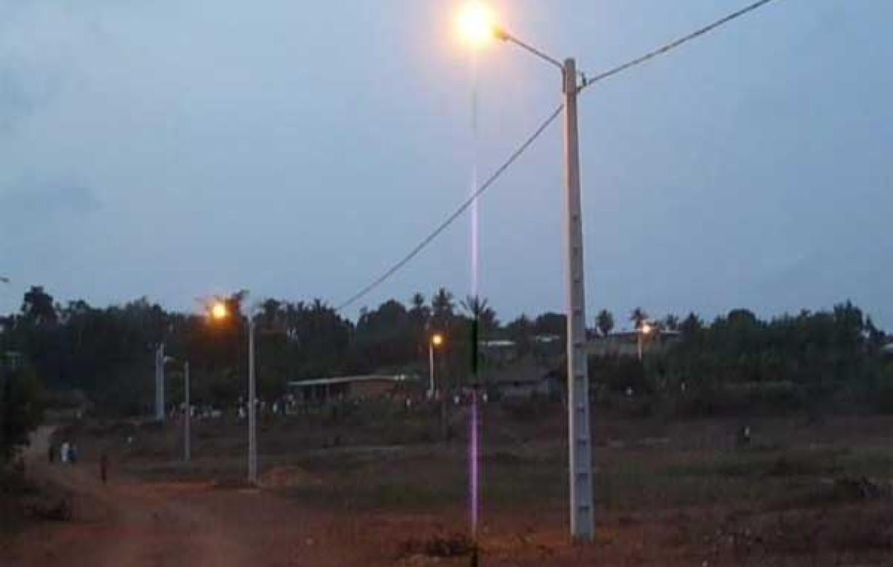 37 villages électrifiés sur 1 740 : les chiffres "noirs" et "accablants" du projet AEE Power révélés par la RV