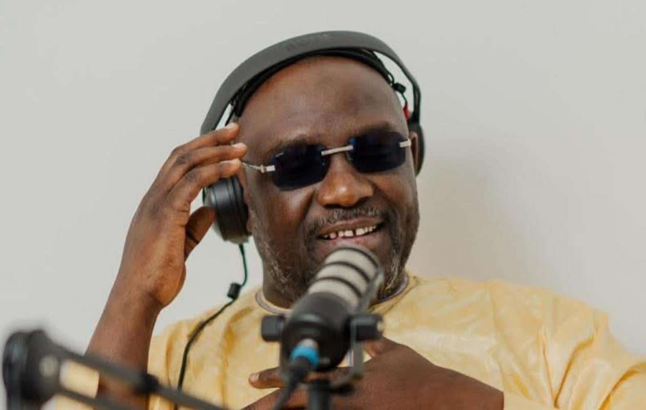 Guinée : Le journaliste Lamine Guirassy officiellement blanchi, mais ses médias restent muselés