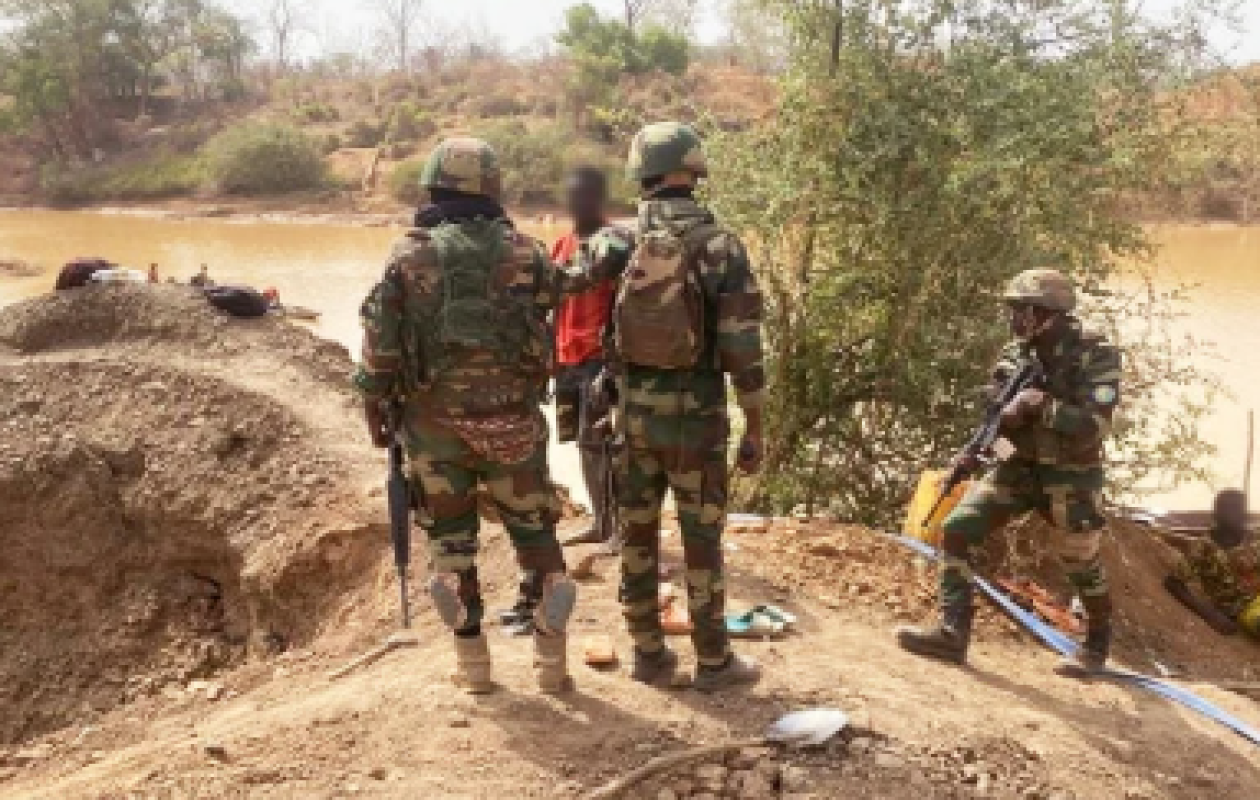 Bakel : L’armée démantèle un site d’orpaillage clandestin à Linguekhoto