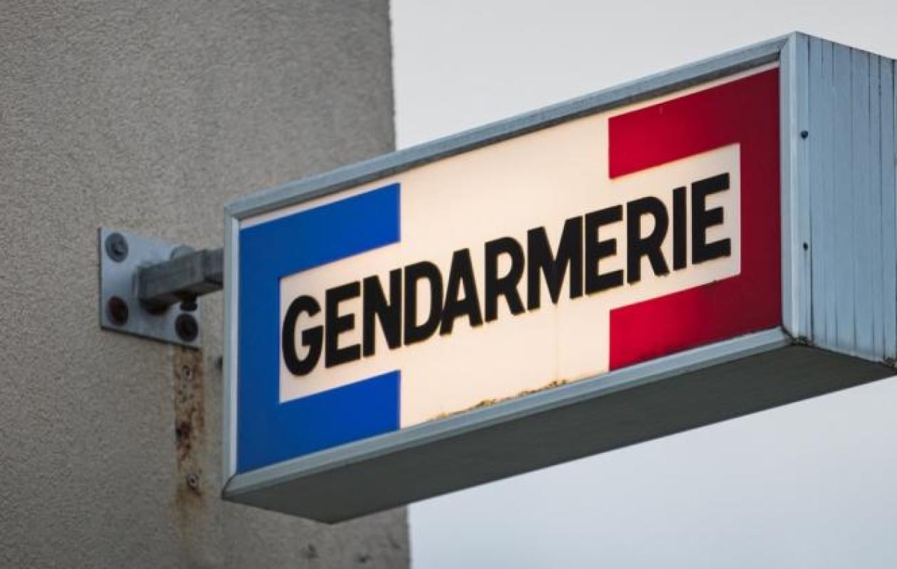 «Je sais qui tu es» : une fillette de 11 ans déjoue le braquage d’une supérette en reconnaissant la voix du malfaiteur cagoulé