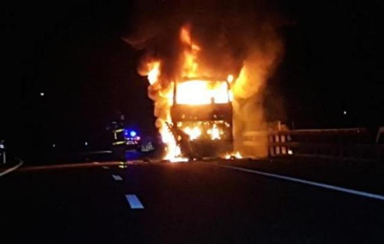 Tambacounda : Un camion prend feu après un choc, trois personnes calcinées