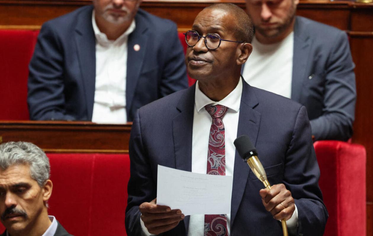 Les députés français abrogent le Code noir, 178 ans après l'abolition de l'esclavage