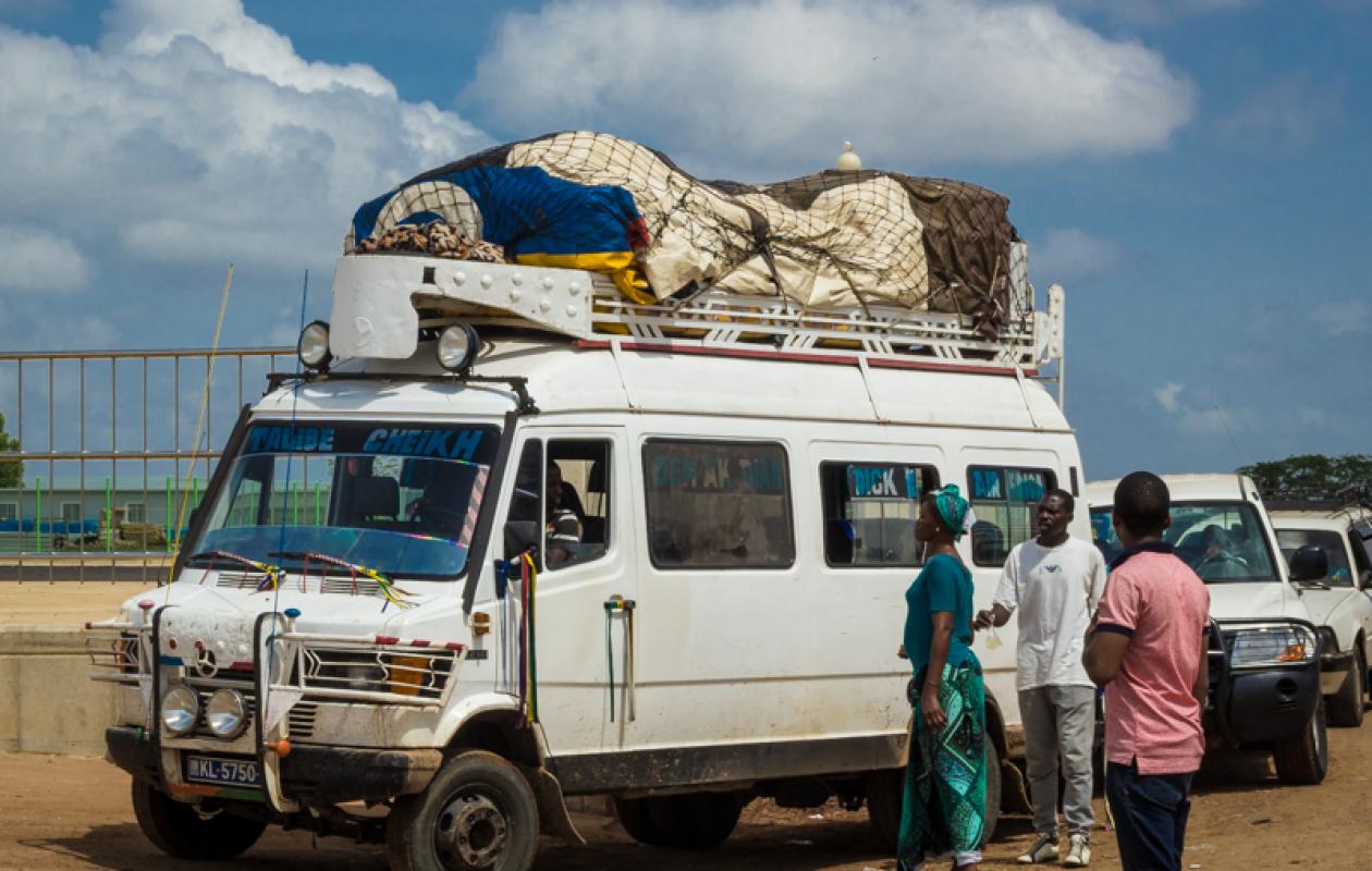 Insolite : Après avoir dépouillé une passagère à Dahra, il remonte dans le même bus à Linguère