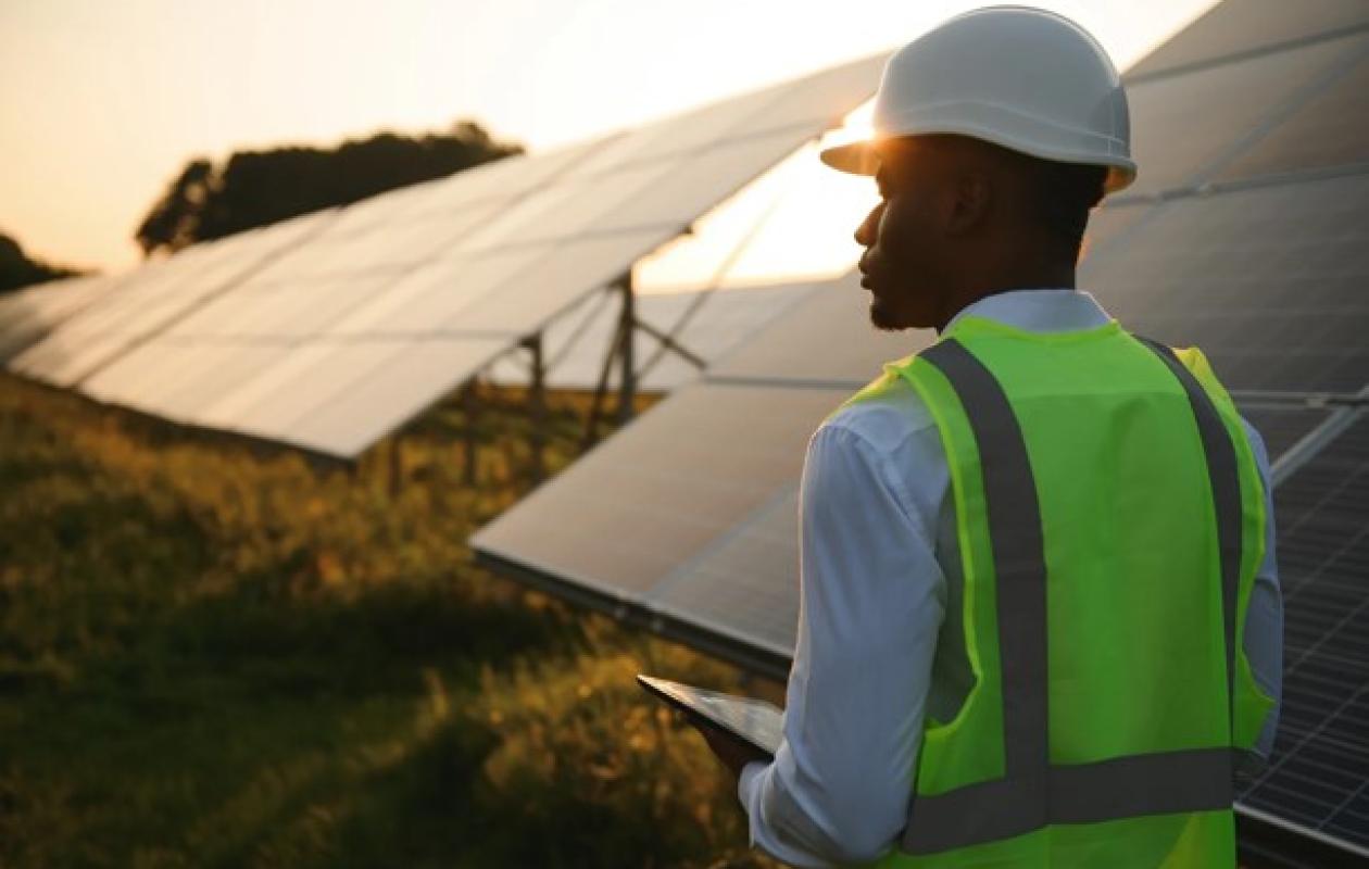 Investissements dans les énergies propres dans le monde : Un rapport de l’AIE dévoile les chiffres