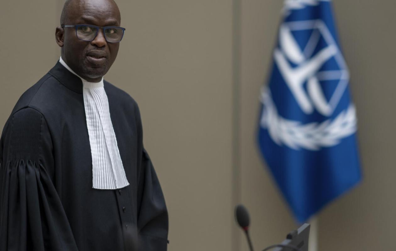 Sanctions américaines contre la CPI : le magistrat sénégalais Mame Mandiaye Niang distingué par la France