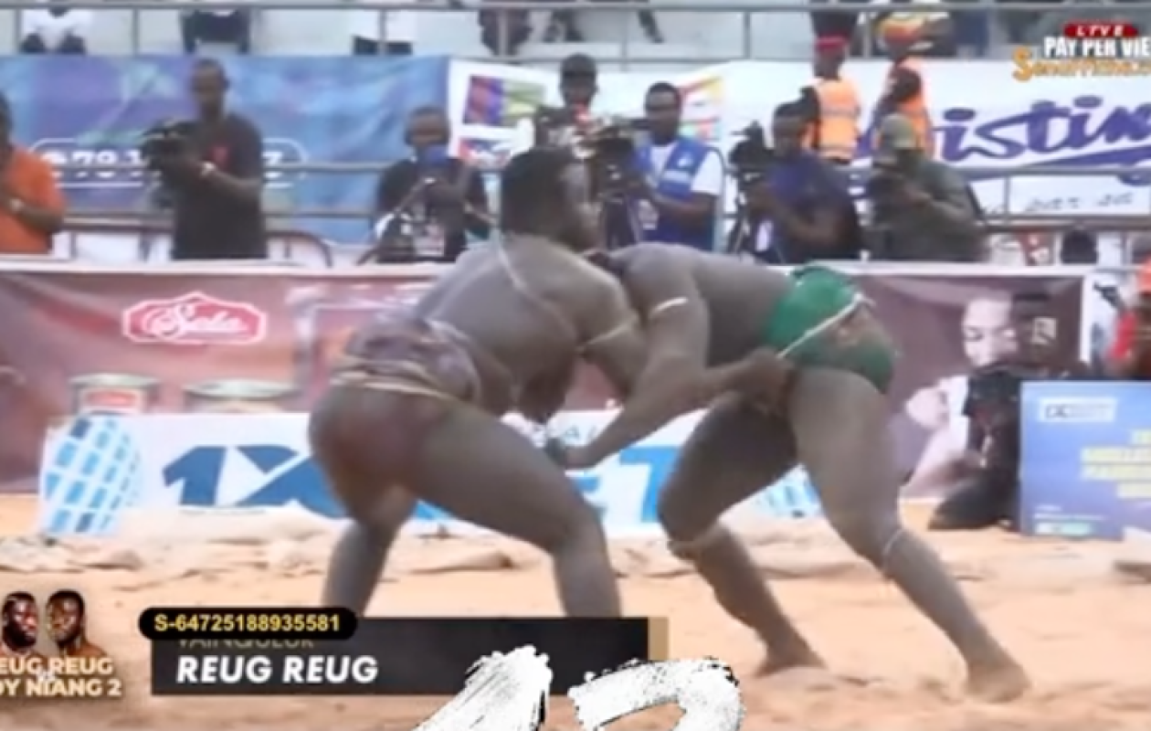 [VIDEO] Lutte : Reug Reug bat Boy Niang 2 et confirme son ascension