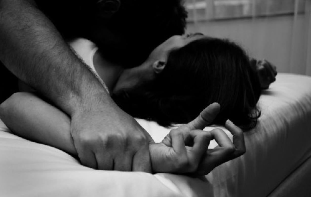 Horreur à Yeumbeul : A. Ndiaye impose à sa fille de passer la nuit dans son lit, c’était pour lui faire des attouchements et filmer ses parties intimes