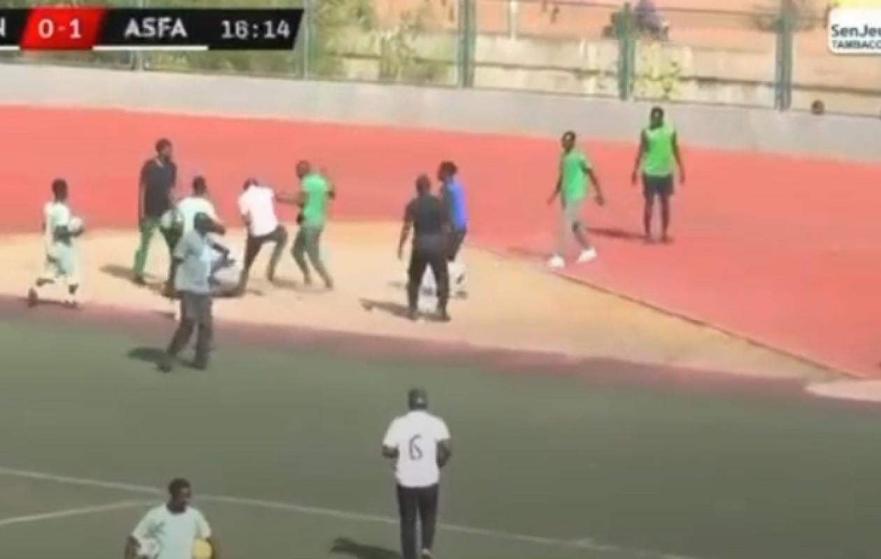 National 1 - Tambacounda : Un dirigeant du Coton Sport poignardé lors du match contre l’ASFA
